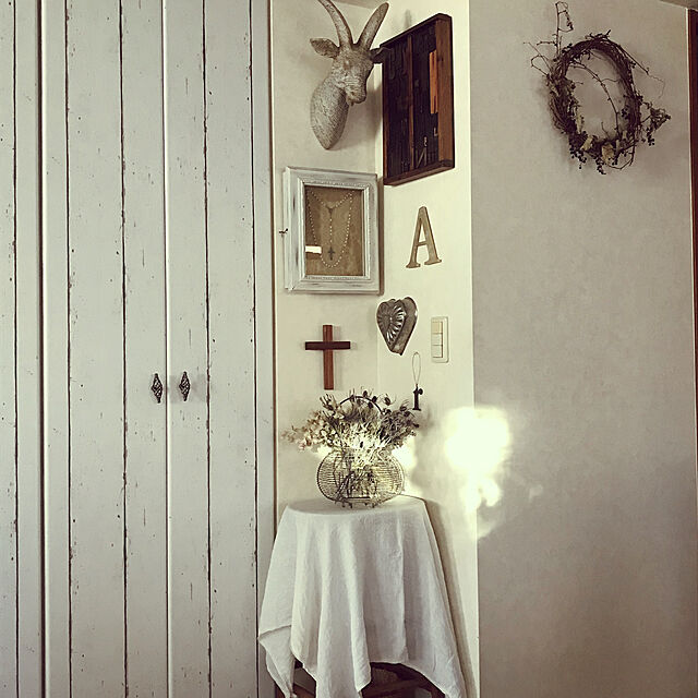 mamisazの-十字架 クロス Lサイズ (全3種類) クリスマス 飾り 木製 壁掛け モチーフ雑貨 ウォールデコ クリスマス 北欧 インテリア 雑貨 インテリア小物 置物 おしゃれ かわいい オブジェの家具・インテリア写真
