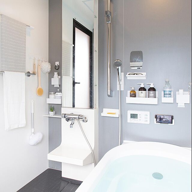 nobuの東和産業-東和産業 マグネット バスルーム 浴室用ラック ホワイト 約5×2.3×5cm 磁着SQ バススマートフォンホルダー 39200 [並行輸入品]の家具・インテリア写真