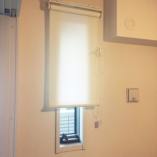 Dorayakiのニトリ-採光ロールスクリーン(アリエスWH 45X180)  『1年保証』 『玄関先迄納品』の家具・インテリア写真