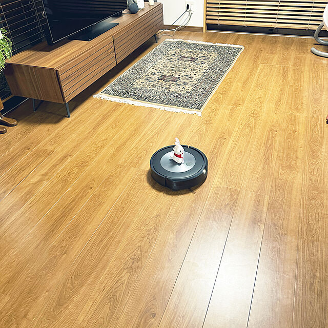 mizuyoのアイロボット（IRobot）-アイロボット(IRobot)ルンバ j7+ ロボット掃除機 カーペット用 アイロボット障害物を回避 物体認識 自動ゴミ収集 wifi対応 マッピング 自動充電・運転再開 吸引力 J755860 Alexa対応の家具・インテリア写真