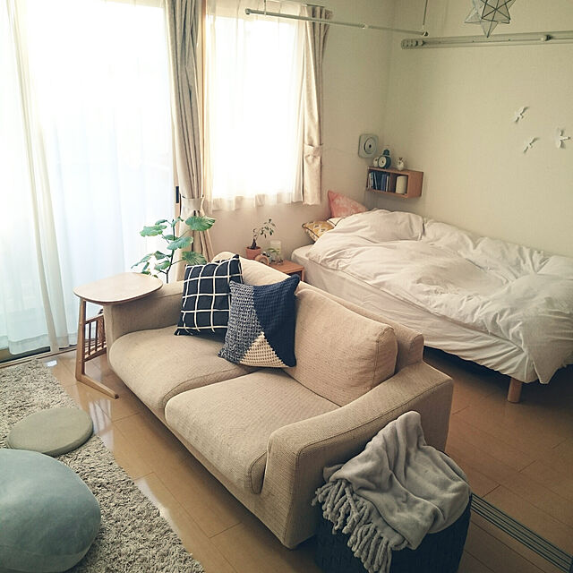 tomokomoの無印良品-ソファ本体・ワイドアーム・２シーター・羽根ポケットコイルクッションの家具・インテリア写真