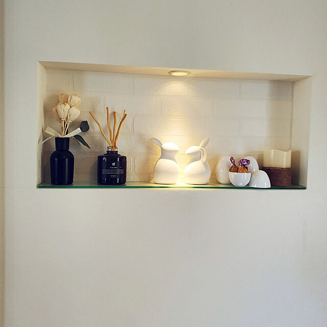 mikakoteの-白い陶製のウサギの置物、リビングの装飾、退職 プチギフト お歳暮 お年賀 ギフト 誕生日 プレゼント 内祝い お返し (2匹のウサギ)の家具・インテリア写真