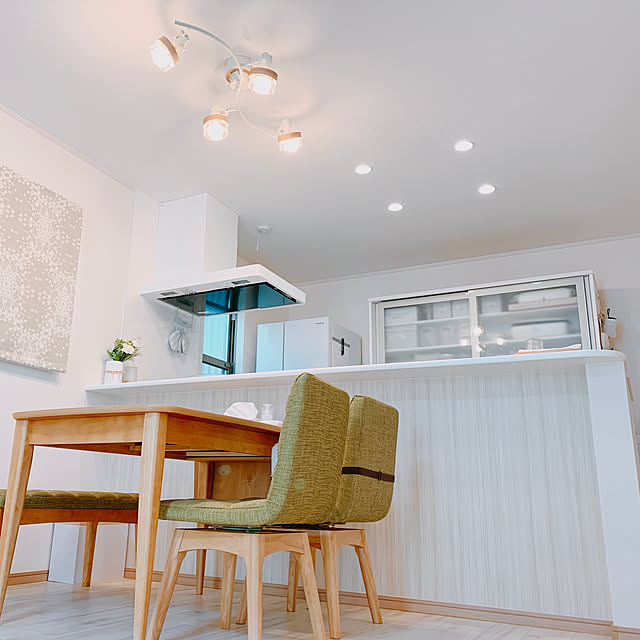 minami.tのニトリ-伸長式ダイニングテーブル＋回転イス＋ベンチセット 幅120-160cm(オーク DBR) の家具・インテリア写真