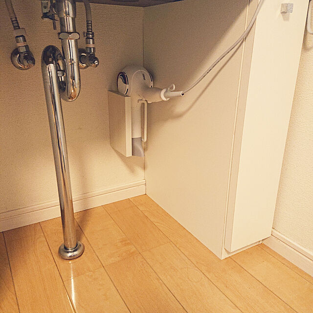 masayoのSANEI-三栄水栓 SANEI アイアンペーパーホルダー棚付《アクセサリー/ペーパーホルダー》（トイレ用） [W2107-D]の家具・インテリア写真