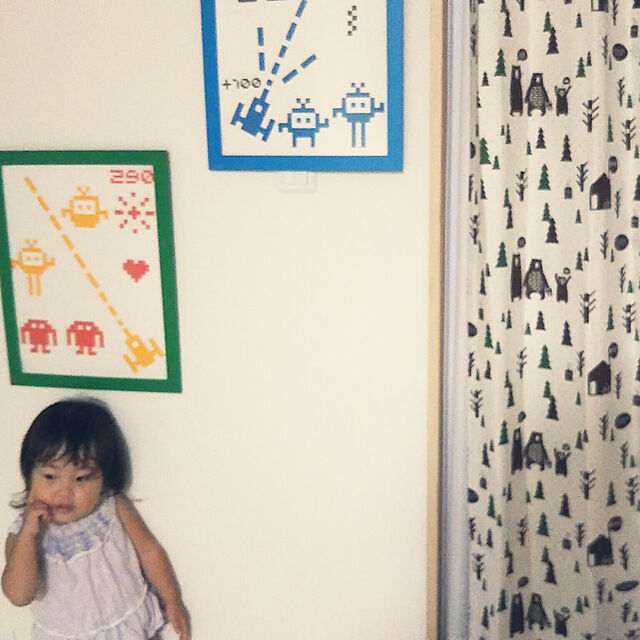 asa.haruaoのユニベール-ユニベール キッズドレープカーテン さんびきのくま ベージュ 幅100×丈200cm 2 枚組の家具・インテリア写真