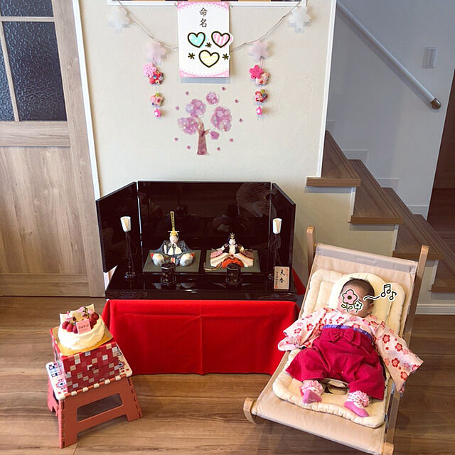 ichikakaのグランドール-木製ベビーチェア　長く使えるファルスカのスクロールチェアプラス　ナチュラル×ベージュ　746101　赤ちゃんから大人までの家具・インテリア写真