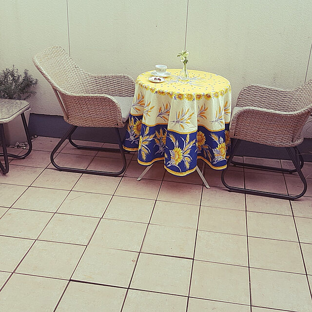 ROSEのイケア-【IKEA/イケア/通販】 SALTHOLMEN サルトホルメン テーブル＋折りたたみチェア2 屋外用, ベージュ, クッダルナ グレー(S49286299)の家具・インテリア写真