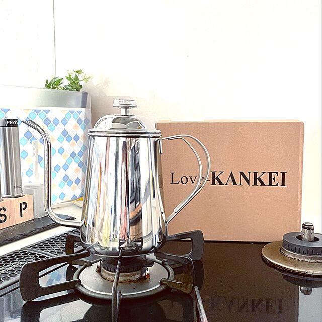 adamoのLove-KANKEI-Love-KANKEI コーヒードリップポット ステンレス コーヒーポット 温度計付きドリップケトル 650ML 細口ポット シルバーの家具・インテリア写真