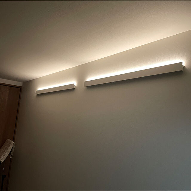 SIELUの-パナソニック LGB81887 LB1 天井・壁直付型 LED 電球色 ラインブラケット 美ルック 拡散型 調光型 L1200タイプ HomeArchi 直管形蛍光灯FLR40形1灯相当の家具・インテリア写真