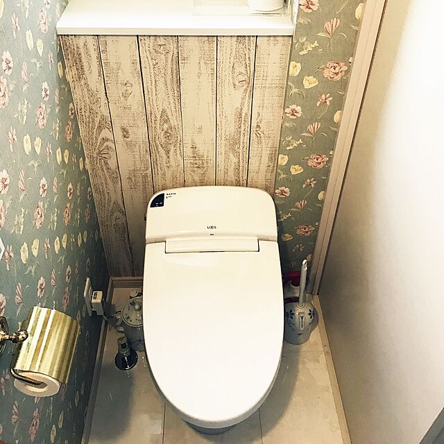 HOLICの-【Essence】オールドイングランド/サニタリーペール（汚物入れ）｜トイレを彩るブルーグレーの家具・インテリア写真