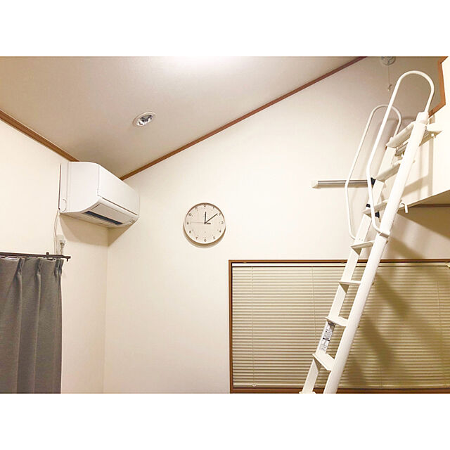 mizu_52のニトリ-遮光2級カーテン(レーナ グレー 100X230X2) の家具・インテリア写真