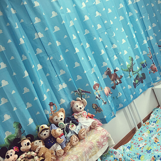 ajyuの-【Disney】ディズニー UVカットフラット薄地カーテン（トイ・ストーリー） ◆ 約100×176（2枚） ◆ ◇ カーテン リビング 寝室 子供部屋 レース おしゃれ デザイン かわいい ◇の家具・インテリア写真