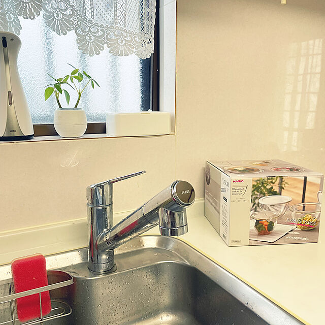 collonのHARIO-HARIO ハリオ 耐熱ガラス製 ボウル 3個セット ガラスボウル 水切り口 フタ付き 調理 容器 ガラス 食器 保存容器 電子レンジ オーブン対応 食洗機対応 日本製の家具・インテリア写真