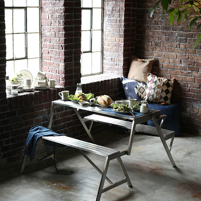 DULTONの-STAINLESS TABLE & BENCH DOUBLEの家具・インテリア写真