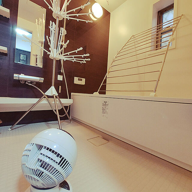 yuki_ougaのストリックスデザイン(STRIX DESIGN)-ストリックスデザイン バスルームでも使える 室内用 物干し 伸縮タイプ シルバー 収納時68×48×9cm 使用時幅39~69cm バスタオルハンガー 洗濯 浴室 物干しスタンド QB-128の家具・インテリア写真
