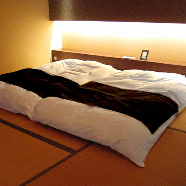 Hotel-Bedのホテル備品販売-ホテルベッドスロー(ベッドライナー) PSシングルサイズ　いつも一流ホテル/高級旅館の客室にお納めしているベッドスローをご家庭向けに1枚からお届け!これで自宅のインテリアがホテルみたいに変身!ベッドの足元に掛ける帯みたいなアクセサリー　送料無料　日本製の家具・インテリア写真