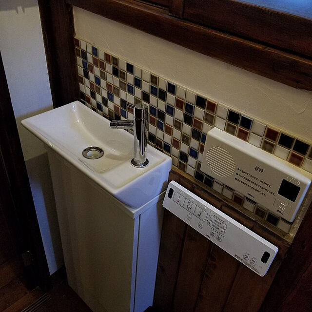 kominka_LifeのTOTO-TOTO 音姫 トイレ用擬音装置 露出取付け YES300Dの家具・インテリア写真