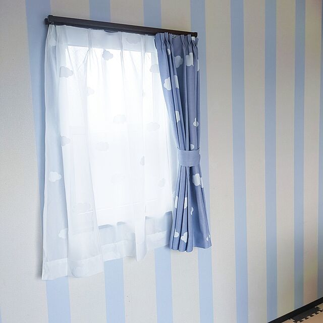 JKのニトリ-（1枚入り）遮光2級カーテン(ルーボ ブルー 100X110X1) の家具・インテリア写真