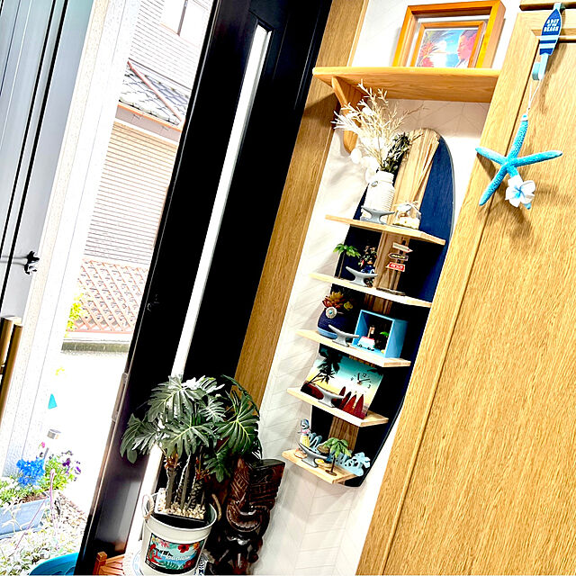 Nene-Rの秋月貿易-秋月貿易 【Old New】ウッデン サーフ シェルフ5 飾り棚 壁掛け ウォールシェルフ サーフボード ラックの家具・インテリア写真