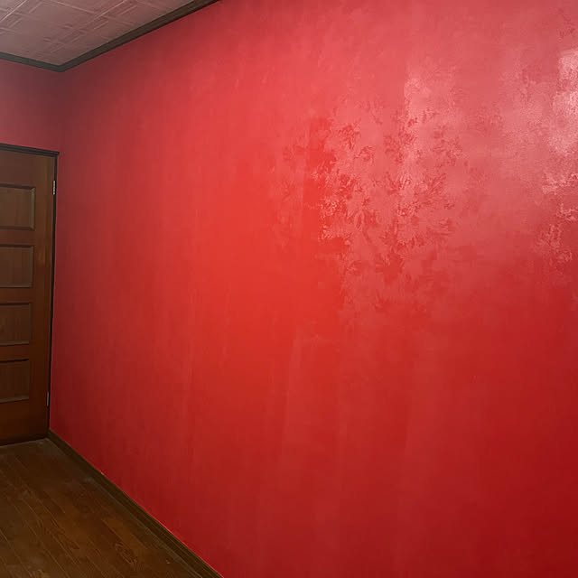 mikaの-壁紙の上に塗れるペンキ イマジン ウォールペイント (4L) マット 室内 水性塗料 壁・天井・屋内木部用 (約24〜28平米使用可能)フレンチ ヴィンテージ ビンテージ レトロ アクセントカラーの家具・インテリア写真