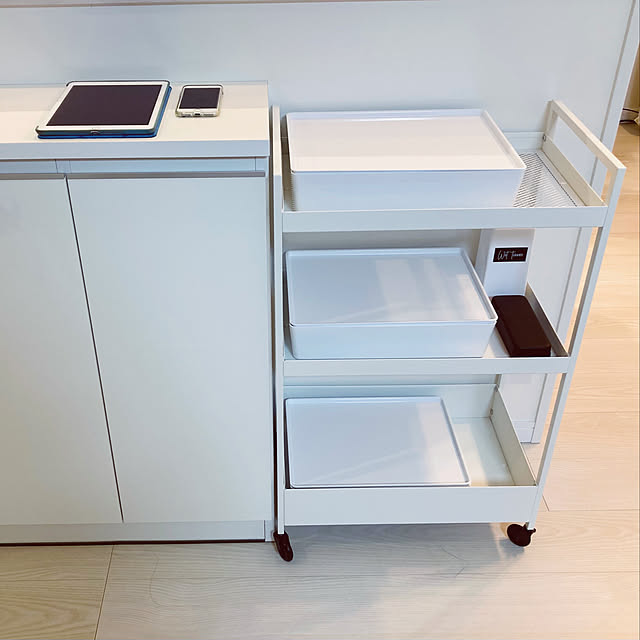 Ruru2021のイケア-【IKEA -イケア-】NISSAFORS -ニッサフォース- ワゴン ホワイト 50.5x30x83 cm (904.657.35)の家具・インテリア写真