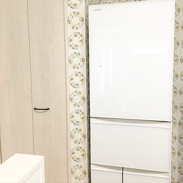 caramelの-壁紙 リーフ柄 のり付き のりなし リリカラ ライト LL-5005～5006の家具・インテリア写真
