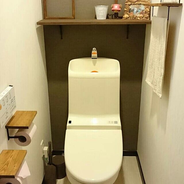 wanwanの-ボードトップトイレットペーパーホルダー アイアン ウッド 木製 棚 シングル 紙巻器 トイレ おしゃれの家具・インテリア写真