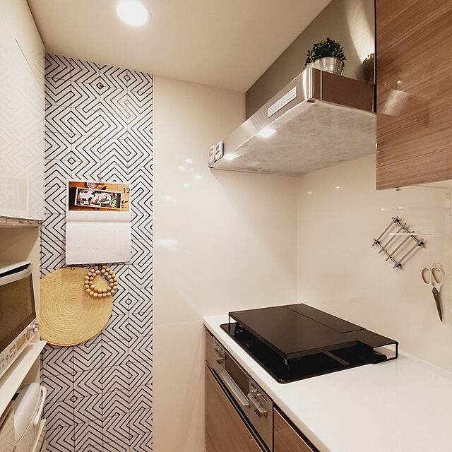 tttbbbの-片手で切れる吊戸棚下キッチンペーパーホルダーの家具・インテリア写真