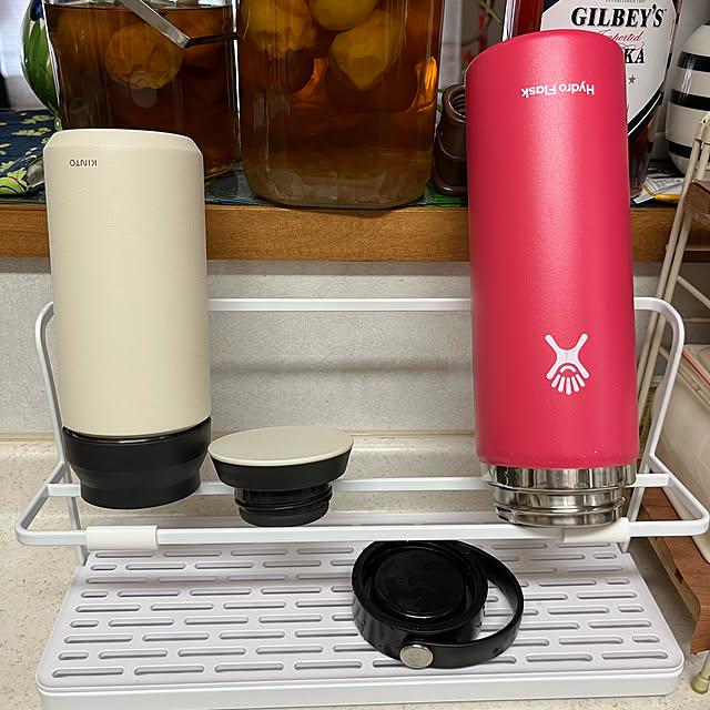 reonの-【あす楽・送料無料】TRAVEL TUMBLER 350ml （トラベルタンブラー）[全9色] 【KINTO】水筒 保温 保冷 真空二重構造 持ち運び オシャレ アウトドア 新生活 通学 通勤 シンプル 大人 子供 魔法瓶 洗いやすい ギフト プレゼント 御礼 御祝(z)の家具・インテリア写真