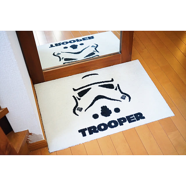 yuiiiのクリーンテックス・ジャパン-Disney Mat Collection ディズニー 玄関マット STARWARS/トゥルーパー 50 × 75 cm| 屋外 外 ホワイト 洗える 丸洗い 薄型 おしゃれ かわいい ずれない 滑り止め エントランスマット ドアマット 国産 日本製 クリーンテックス Kleen-Texの家具・インテリア写真