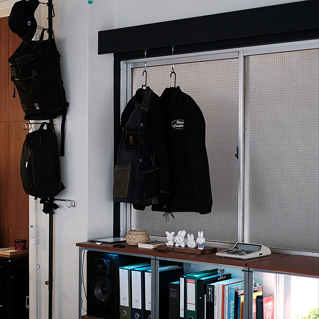 SHIRASUSALADの-ピクチャーレール用 ステンレスワイヤー 吊り下げ金具 シルバー 4本セット (0.5m フック1個)の家具・インテリア写真