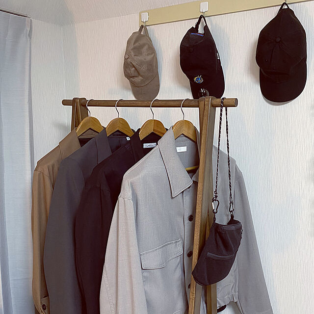 tomokiのニトリ-メンズ木製ハンガー スーツ・ジャケット用(スーツジャケットハンガー) の家具・インテリア写真