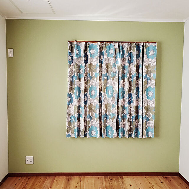 yayoのニトリ-遮光2級カーテン(ブロンマ イエローグリーン 100X135X2) の家具・インテリア写真
