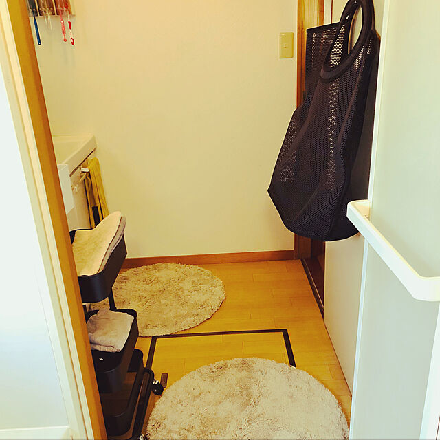 mikuwaのオカ-乾度良好（かんどりょうこう）ムーンバスマット 約70cm×70cm（吸水 速乾）の家具・インテリア写真