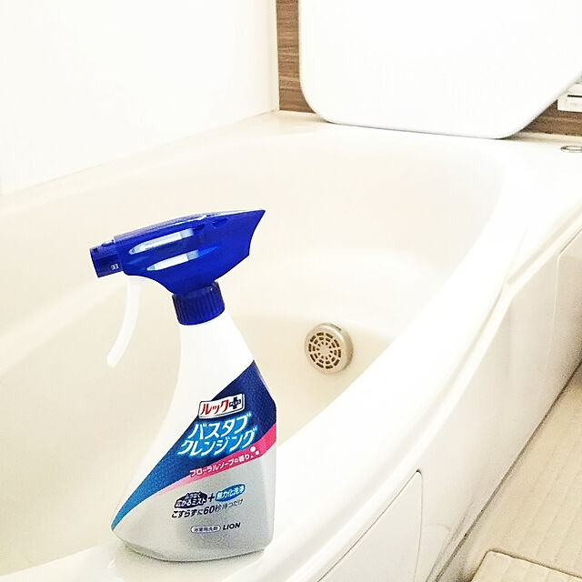 kaoriの-ライオン　ルックプラス　バスタブクレンジング　フローラルソープの香り　つめかえ用　(450mL)　詰め替え用　浴室用洗剤の家具・インテリア写真
