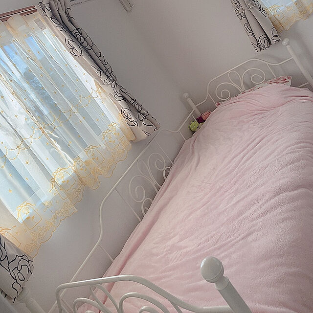 Nanaの-【おうちディズニー化計画】バラデザインの裾スカラップレースカーテン「美女と野獣」の家具・インテリア写真