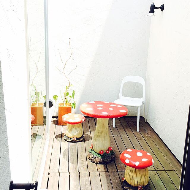 matoryosikanakoのケー・イー・アイ-ケーイーアイ(KEI) キノコのガーデンテーブル オレンジ 3017-ORの家具・インテリア写真