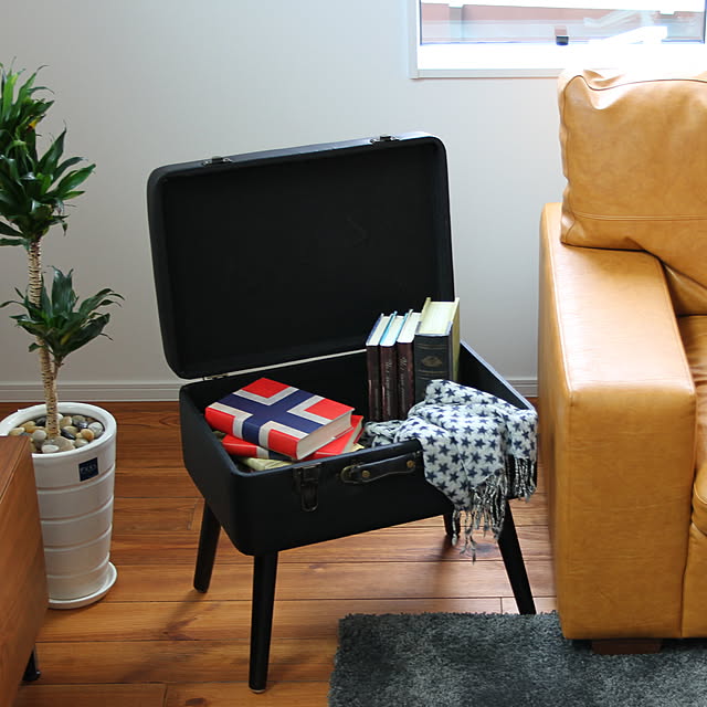 ICHIBAの市場-Pick Stool 収納できるかわいいトランクスツール 椅子 木製 小物収納 座面収納 四角 Pick スツール おしゃれ 人気の家具・インテリア写真