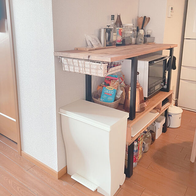 akoのニトリ-積み重ねでき、引出しになるワイヤーバスケットSN用 引出しレール(2本組) の家具・インテリア写真