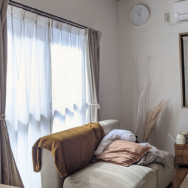 ruuuのニトリ-遮光2級・遮熱カーテン＆遮熱・ミラーレース4枚セット（エコオアシス ベージュ １００×２１０×４） の家具・インテリア写真