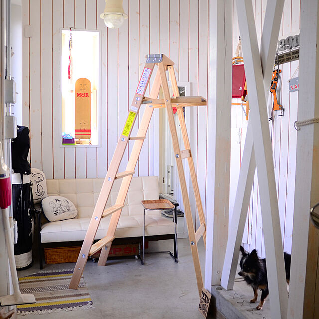 hitomixの-木製脚立 ミシガンラダー Lサイズ (Michigan Ladder) 木製 脚立 おしゃれ 6段 コンパクト 折りたたみ 椅子 木目 ウッド 踏み台 梯子 ステップ 収納ラック ディスプレイ USA アメリカの家具・インテリア写真