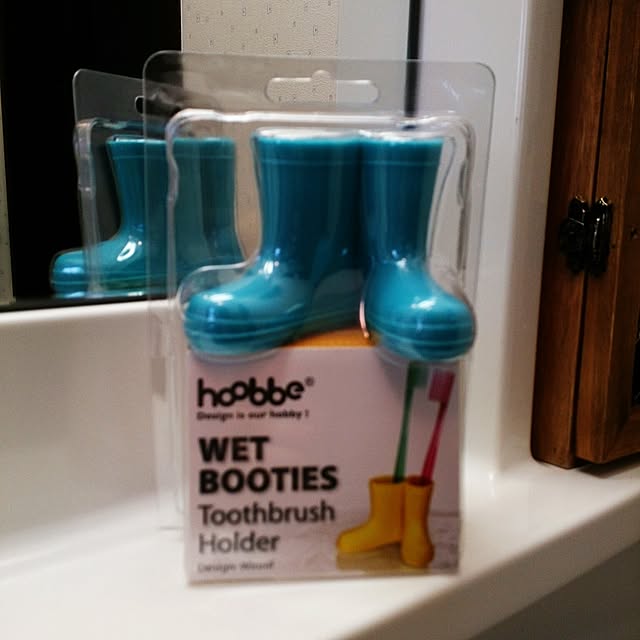 cactus0610の-歯ブラシスタンド 歯ブラシホルダー ペンたて hoobbe WET BOOTIES TOOTHBRUSH HOLDER レインブーツ ハブラシホルダー 歯ブラシ立て おもしろ雑貨 おもしろ プレゼント 贈り物◇バスグッズ レインブーツ デザイン plywood オシャレ雑貨の家具・インテリア写真