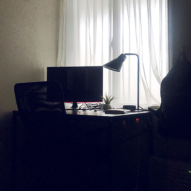 Yumoaの-モダンデコ スタンドライト デスクライト おしゃれ 1灯 LED 照明 ライト スポットライト 北欧Lily (ホワイト)の家具・インテリア写真