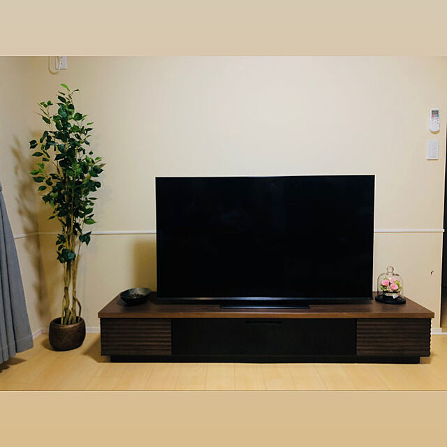 mooooomi1003のニトリ-前板に天然木アルダー材を使用した高級感のある幅180cmテレビボード(W180 NA) の家具・インテリア写真