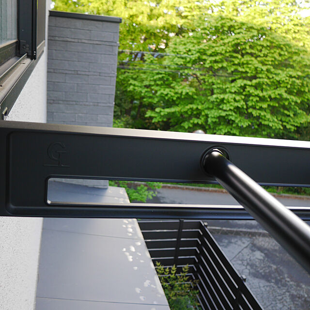 Norikaの-ランドリーホルダー＆ポールセット Lサイズ 2本タイプ ブラック 屋外用物干 [TGS52010BK] 屋内物干 マルチホルダー オークス メーカー直送の家具・インテリア写真