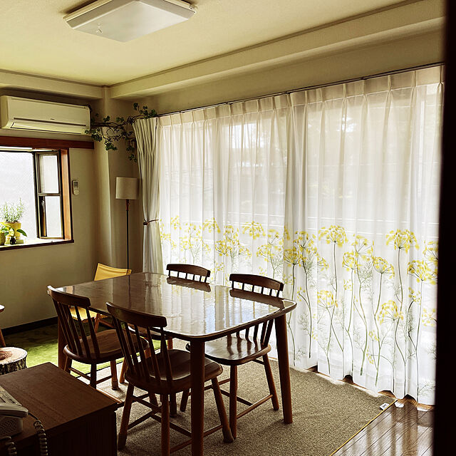 esamomoのニトリ-遮光1級・遮熱・遮音カーテン(レーベル アイボリー 100X135X2) の家具・インテリア写真