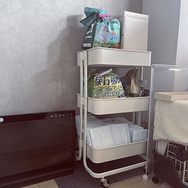 Ruiの-人感 室温 センサー付 パネル セラミックヒーター ホワイト レッド CH-T2036 ファンヒーター セラミック パネルヒーターの家具・インテリア写真