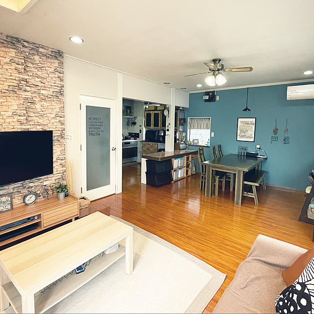 izuのニッペホームプロダクツ-カインズ ホワイティーカラーズ 水性塗料 室内用 ライトベージュ 2kgの家具・インテリア写真