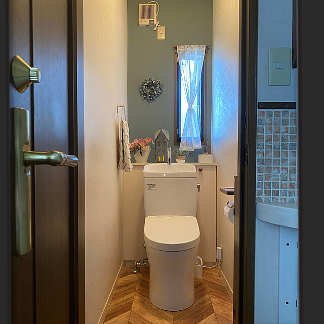 yumirilの-床 張り替え リメイクシート 北欧 賃貸住宅 DIY 初心者 簡単 貼ってはがせる フロアシート 100×200cm ヘリンボーン柄の家具・インテリア写真