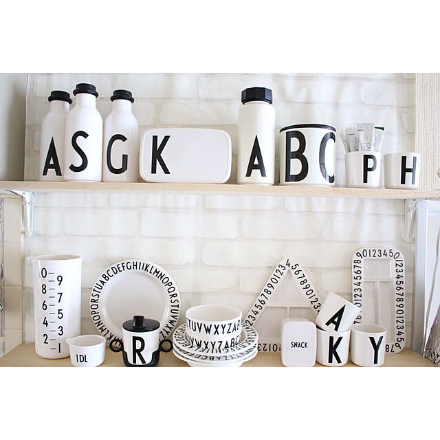 linu.a.a.aの-【送料無料】PERSONAL PORCELAIN CUPS BY DESIGN LETTERS デザインレターズ　 パーソナルポーセリンカップ N-Z　モノトーン　白黒　キッチン　デスク　デスクワークの家具・インテリア写真
